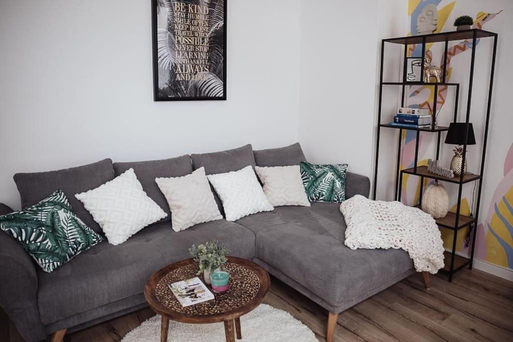 Cozy Dreams: Deluxe 2-Zimmer-Apartment -Kueche Nuremberg Ngoại thất bức ảnh