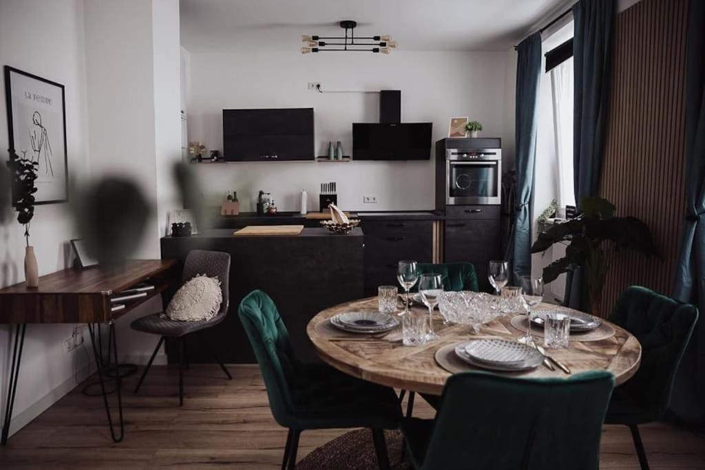 Cozy Dreams: Deluxe 2-Zimmer-Apartment -Kueche Nuremberg Ngoại thất bức ảnh